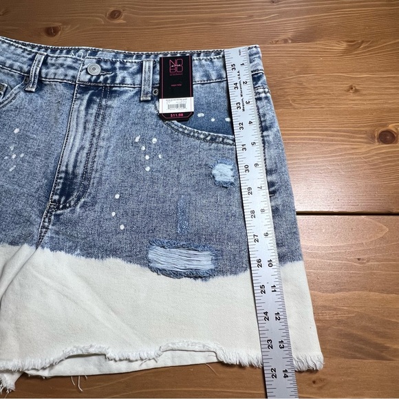 NO BO HIGH RISE JEAN SHORTS BLEACHED & FRAYED NWT 11 - Picture 7 of 9
